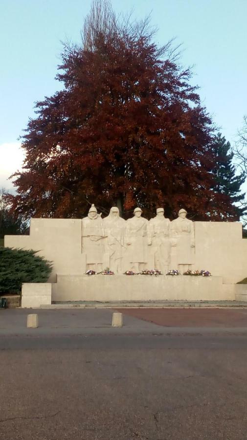 Gite Cis And Co Verdun-sur-Meuse Exterior photo